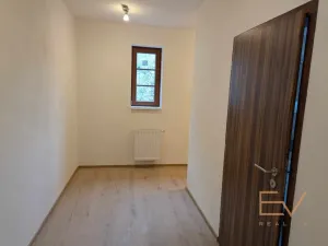 Pronájem bytu 2+kk, Praha - Žižkov, Jeseniova, 58 m2
