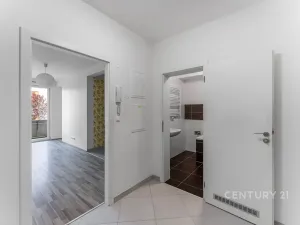 Prodej bytu 1+kk, Praha - Háje, Jurkovičova, 35 m2