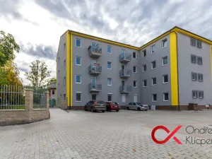 Pronájem bytu 2+kk, Milovice, Kaštanová, 44 m2