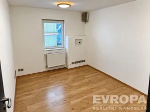 Prodej obchodního prostoru, Liberec - Liberec II-Nové Město, Truhlářská, 110 m2
