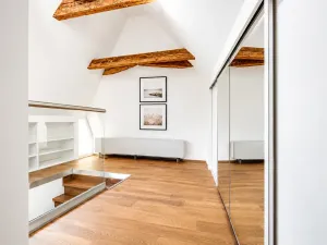 Pronájem apartmánu, Praha - Malá Strana, Malostranské náměstí, 117 m2