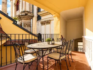 Pronájem apartmánu, Praha - Malá Strana, Malostranské náměstí, 117 m2