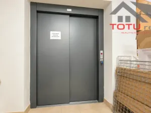 Prodej obchodního prostoru, Kostelec nad Orlicí, Mánesova, 1058 m2