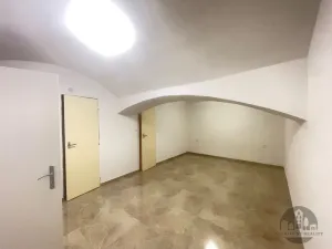 Pronájem bytu 2+kk, Praha - Smíchov, Plzeňská, 22 m2