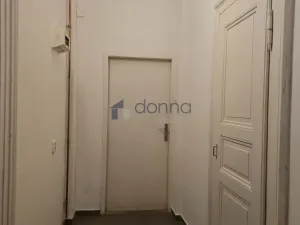 Pronájem bytu 1+kk, Praha, Spálená, 30 m2