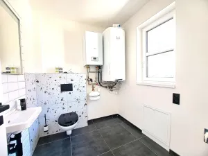 Prodej rodinného domu, Stochov, náměstí u dubu, 110 m2