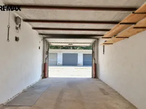 Pronájem garáže, Hradec Králové, 23 m2