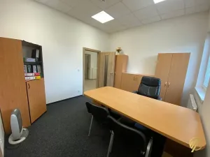 Pronájem kanceláře, Nymburk, Za Žoskou, 14 m2