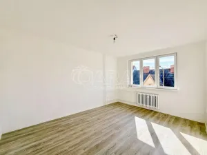 Prodej bytu 1+kk, Tábor, Smolínova, 28 m2