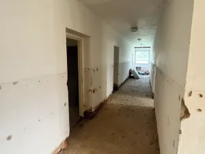 Dražba činžovního domu, Komorní Lhotka, 1000 m2
