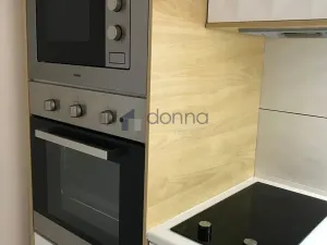 Pronájem bytu 2+kk, Praha, Pernerova, 50 m2