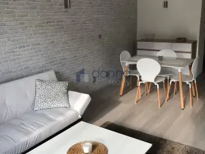 Pronájem bytu 2+kk, Praha, Pernerova, 50 m2