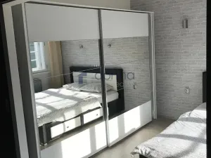 Pronájem bytu 2+kk, Praha, Pernerova, 50 m2