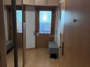 Pronájem bytu 2+kk, Praha, Kudrnova, 65 m2