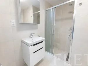 Pronájem bytu 1+kk, Praha - Holešovice, V háji, 34 m2
