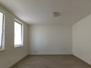 Dražba bytu 2+kk, Břeclav, Kpt. Jaroše, 75 m2
