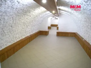 Prodej obchodního prostoru, Frenštát pod Radhoštěm, nám. Míru, 900 m2