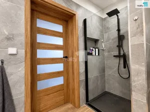 Prodej chaty, Vinary, 114 m2