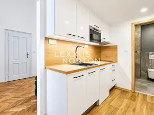 Pronájem bytu 1+1, Praha - Smíchov, Ostrovského, 32 m2