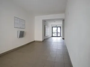 Pronájem bytu 3+1, Praha - Žižkov, Ostromečská, 83 m2