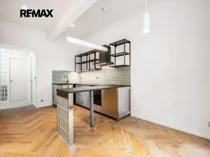 Pronájem bytu 1+kk, Praha - Vršovice, Holandská, 45 m2