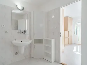 Pronájem rodinného domu, Benátky, 241 m2