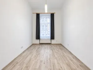 Pronájem bytu 1+1, Karlovy Vary, Zeyerova, 25 m2
