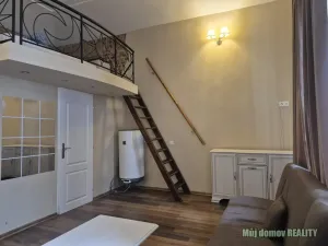 Pronájem bytu 1+kk, Praha - Karlín, Křižíkova, 37 m2