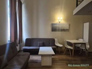 Pronájem bytu 1+kk, Praha - Karlín, Křižíkova, 37 m2
