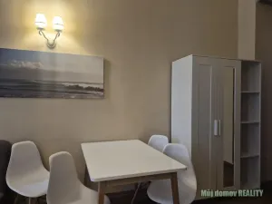 Pronájem bytu 1+kk, Praha - Karlín, Křižíkova, 37 m2