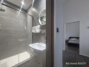 Pronájem bytu 1+1, Praha - Karlín, Křižíkova, 40 m2