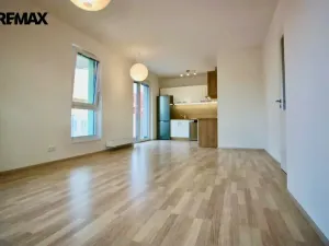 Pronájem bytu 2+kk, Liberec, Kladenská, 67 m2
