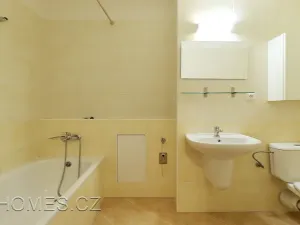 Pronájem bytu 2+kk, Praha - Vysočany, Pod Harfou, 48 m2