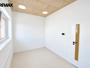 Pronájem kanceláře, Hradec Králové - Pražské Předměstí, Veverkova, 110 m2