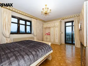 Pronájem rodinného domu, Praha - Kunratice, 450 m2
