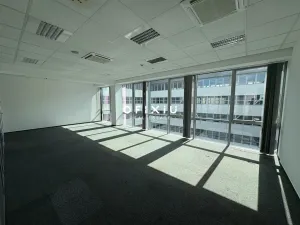 Pronájem kanceláře, Praha - Smíchov, Karla Engliše, 1006 m2