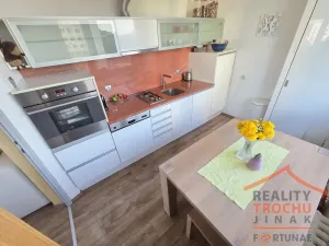 Prodej bytu 3+1, Hradec Králové, Urxova, 67 m2