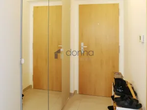 Pronájem bytu 1+kk, Praha, Ke kříži, 33 m2