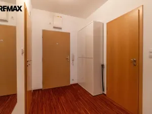 Pronájem bytu 2+kk, Praha, Kabešova, 56 m2