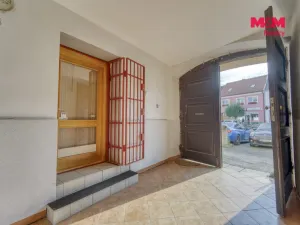 Pronájem obchodního prostoru, Kralovice, Masarykovo nám., 38 m2