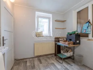 Prodej obchodního prostoru, Kladno - Švermov, Sportovní, 180 m2