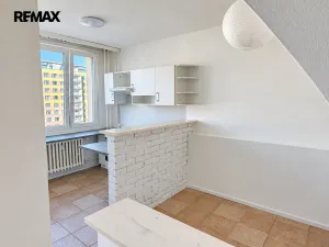 Pronájem bytu 2+kk, Praha - Kobylisy, Slancova, 62 m2