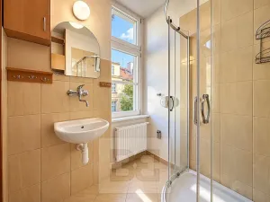 Pronájem bytu 1+1, Praha - Malá Strana, Petřínská, 38 m2