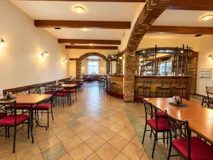 Prodej restaurace, Vamberk, Husovo náměstí, 447 m2
