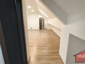 Prodej bytu 2+kk, Nupaky, Nupacká, 82 m2