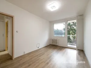Pronájem bytu 2+kk, Praha - Prosek, Novoborská, 39 m2