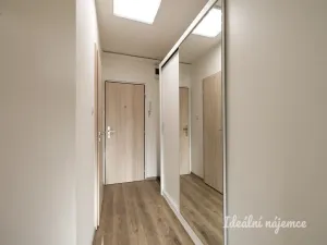 Pronájem bytu 2+kk, Praha - Prosek, Novoborská, 39 m2