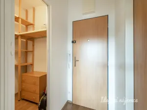 Pronájem bytu 1+kk, Praha - Vysočany, Poděbradská, 33 m2