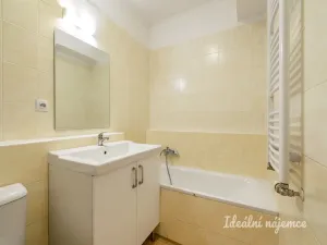 Pronájem bytu 1+kk, Praha - Vysočany, Poděbradská, 33 m2