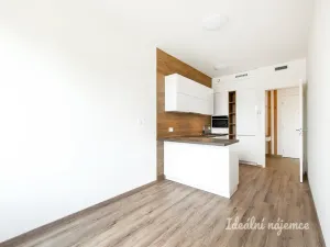 Pronájem bytu 2+kk, Praha - Strašnice, Počernická, 39 m2